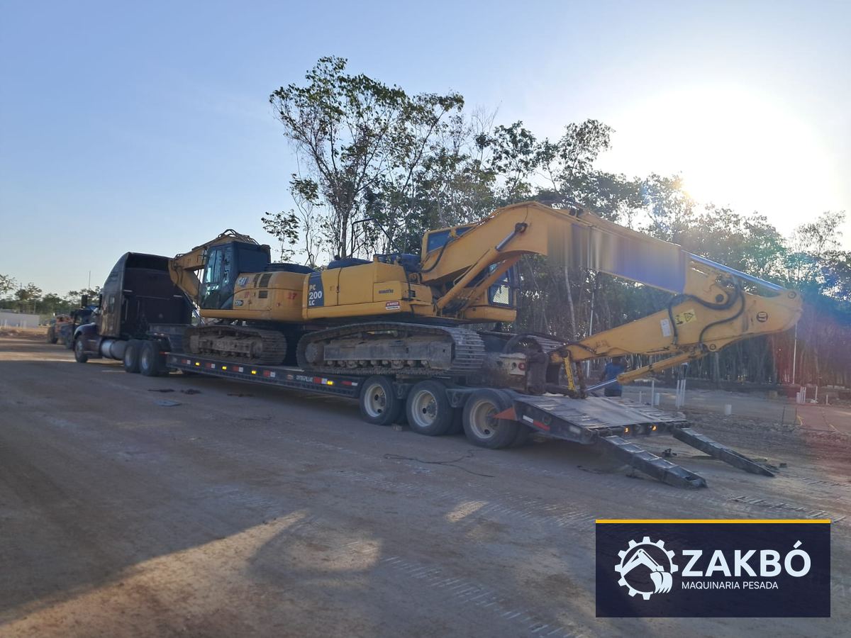 Maquinaria de ZAKBÓ trabajando en Playa del Carmen